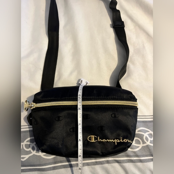 Like New Champion Gold And Black , Fanny Pack , Or Crossbody Bag - Picture 10 of 10